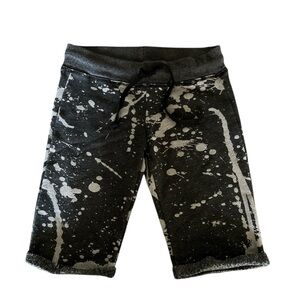 T2 Love girls’ size 8 Black and Gray Splatter Print Shorts